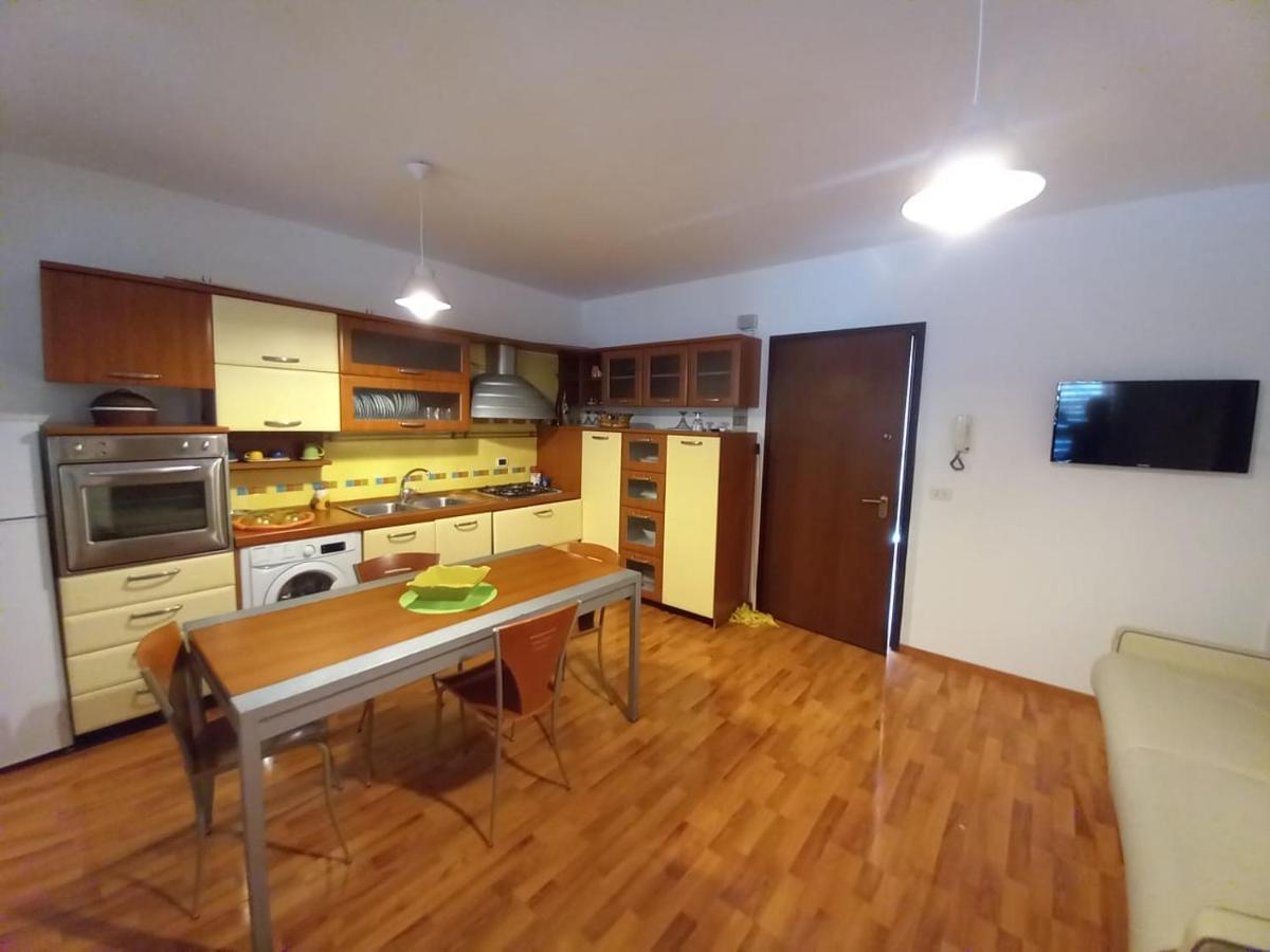 Casa Vacanze Aci Trezza In Front Of The Sea 阿齐·卡斯特罗 外观 照片